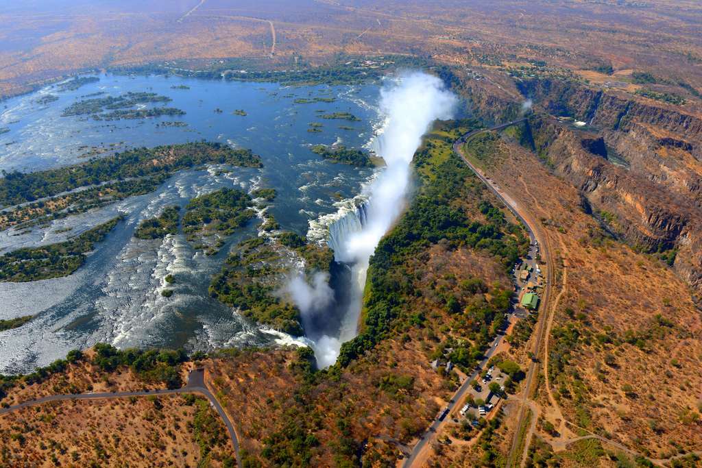 zambia vs zimbabwe safari