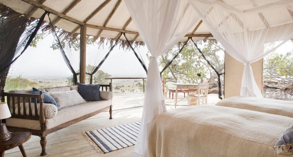 Share the wonder of a Great Migration safari with your partner