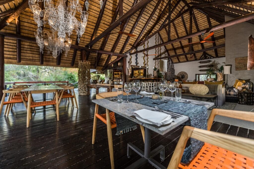 Bar and dining area at Sabi Sabi Little Bush Camp | Photo credits: Sabi Sabi Little Bush Camp